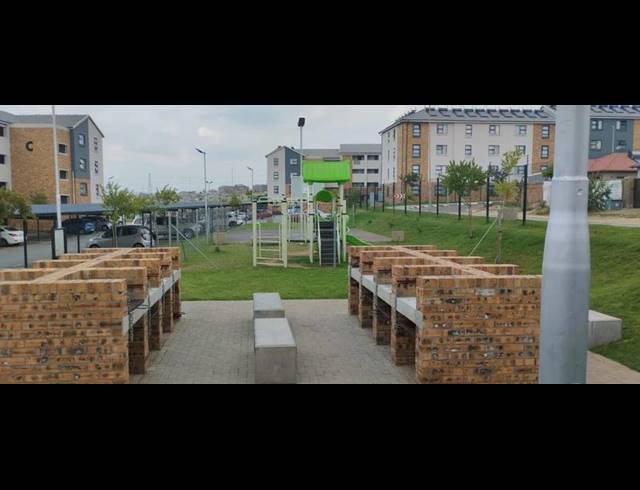 2 BEDROOM APARTMENT FOR SALE IN FOURWAYS